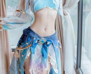 Kuuko W带来的莫娜写真集，设想中风华绝代的真谛，心中默念“我也想当个稀有角色！”